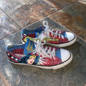 Converse Wonder Woman shoes size 6-men 8-women